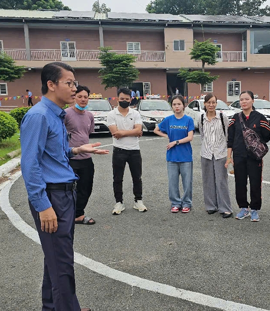 HỌC LÁI XE UY TÍN THẦY TIẾN