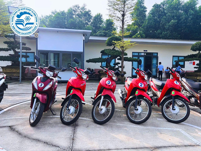 học lái xe hạng A1 tại Bình Dương thầy Tiến