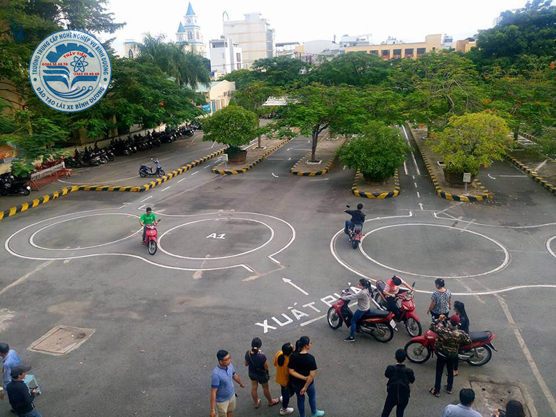 khóa học lái xe mô tô hạng A1 uy tín tại Bình Dương thầy Tiến