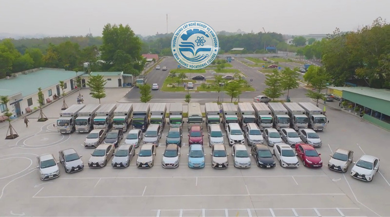 khóa học lái xe ô tô hạng B số sàn tại Bình Dương thầy Tiến