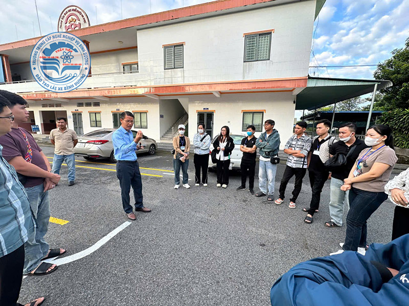 khóa học lái xe hạng C1 tại Thủ Dầu Một Bình Dương Thầy Tiến