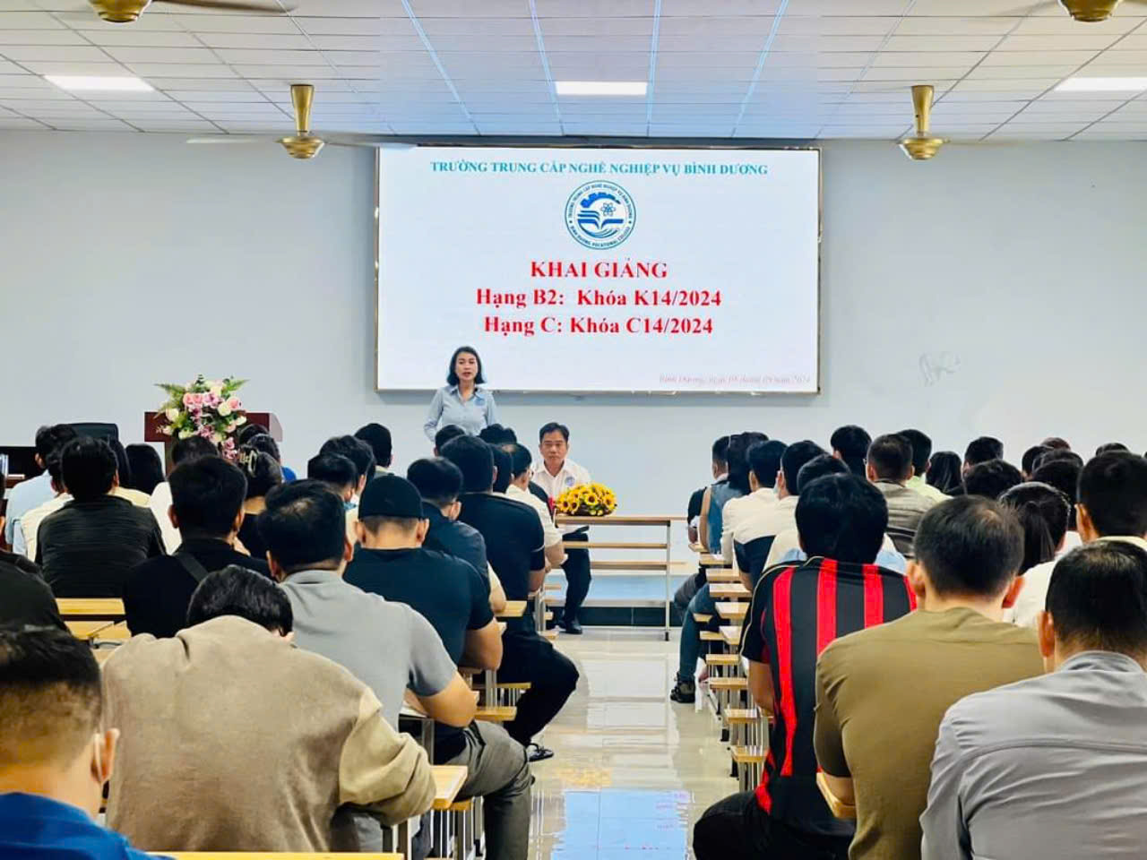 học lái xe ô tô giá rẻ bình dương thầy tiến - 0363 58 68 68